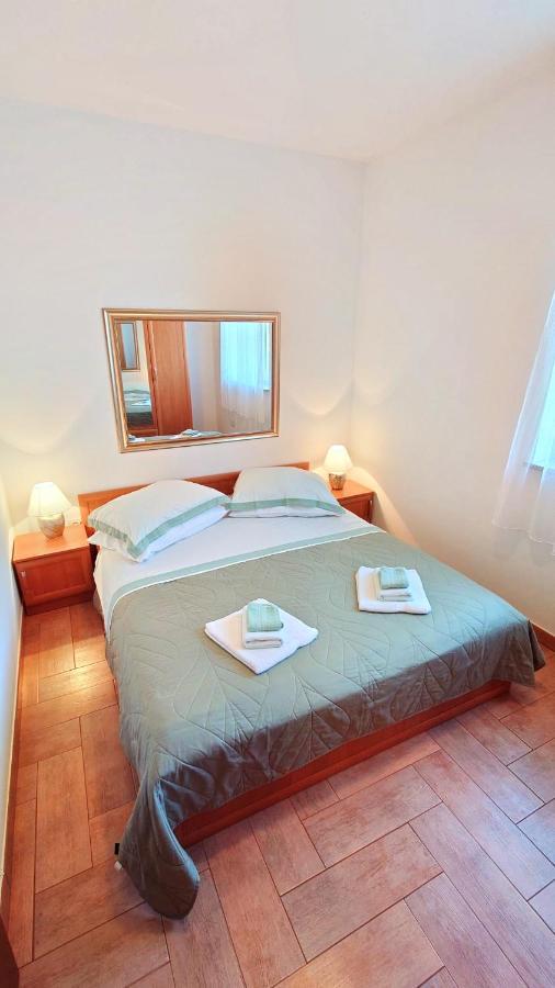 Apartments Lola Rovinj Eksteriør bilde